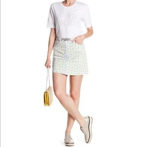 🆕 Authentic LOVE MOSCHINO daisy peace skirt